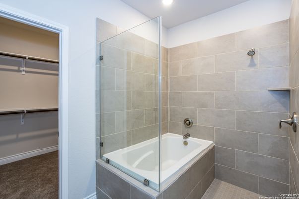 Bathroom, Interior, Recessed Lighting, Walk-in Closets