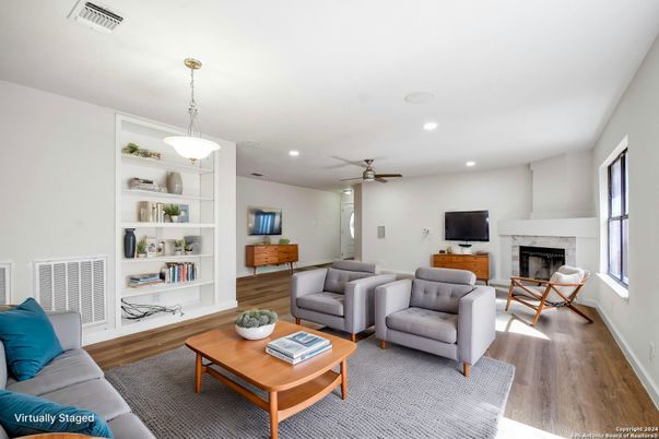 Fireplace, Interior, Living room, Pendant Lights, Recessed Lighting, Wood Texture Flooring