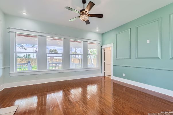 Empty room, Interior, Recessed Lighting, Wood Texture Flooring