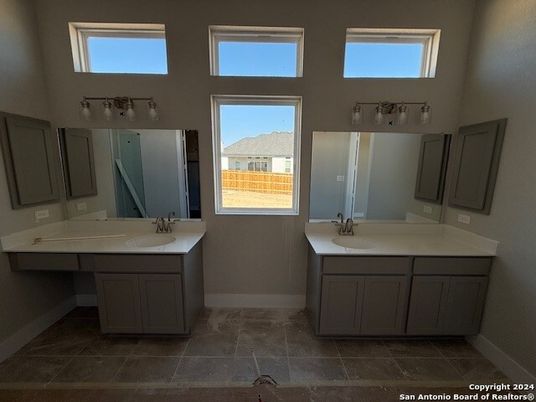 Bathroom, Dual Sink Vanities, Interior