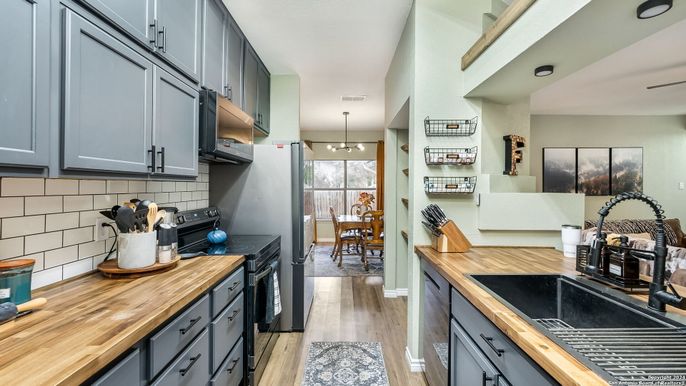 Dining room, Interior, Kitchen, Pendant Lights, Wood Texture Flooring