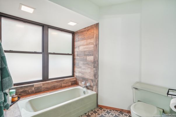 Bathroom, Interior, Recessed Lighting, Wooden Walls