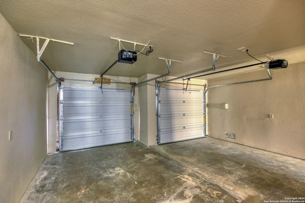 Garage, Interior