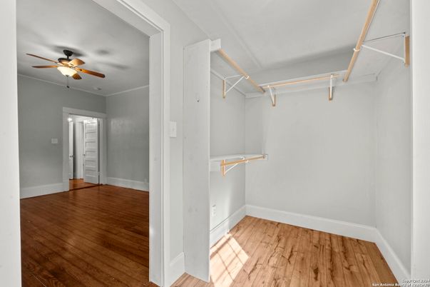 Interior, Walk-in Closets, Wood Texture Flooring