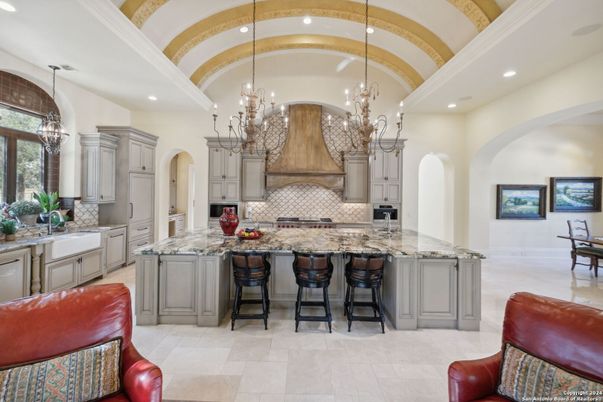 Chandelier, Dining room, Interior, Kitchen, Pendant Lights, Recessed Lighting, Stainless Steel Appliances