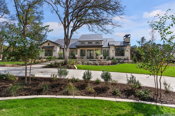 Backyard, Exterior, Facade, French Provincial
