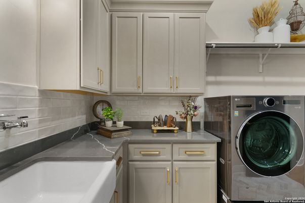 Interior, Washer