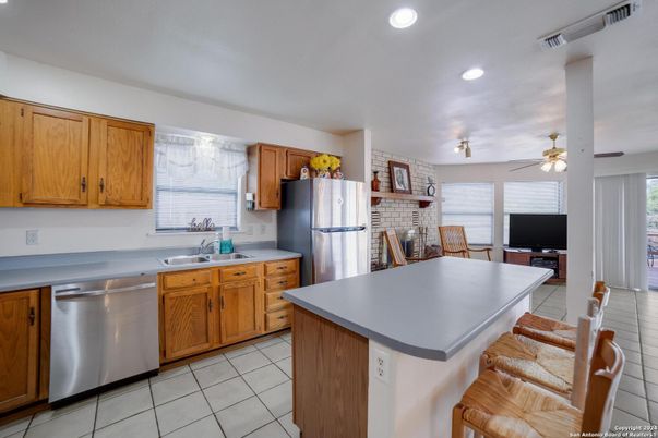 Dining room, Interior, Kitchen, Recessed Lighting, Stainless Steel Appliances