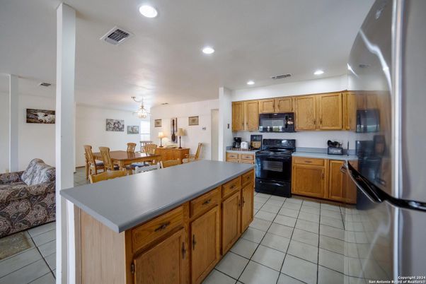 Dining room, Interior, Kitchen, Recessed Lighting