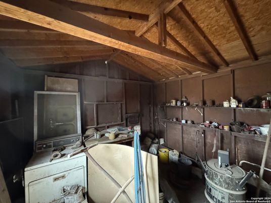 Interior, Washer, Wooden Beams, Wooden Ceilings