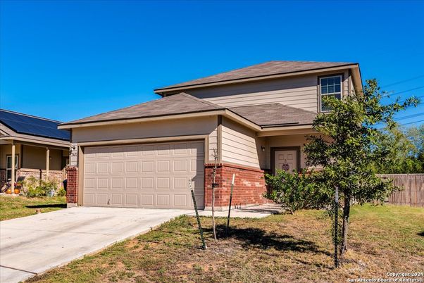 Attached, Exterior, Facade, Brick Facade, American Craftsman