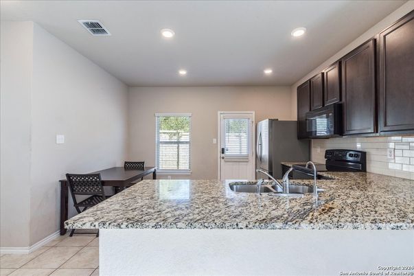 Dining room, Interior, Kitchen, Recessed Lighting