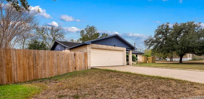Backyard, Detached Garage, Exterior