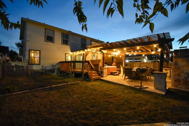 Backyard, Exterior
