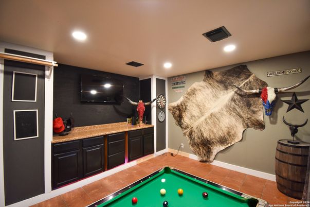 Billiard Table, Game Room, Interior, Recessed Lighting