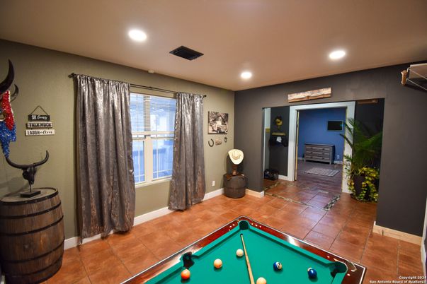 Billiard Table, Game Room, Interior, Recessed Lighting