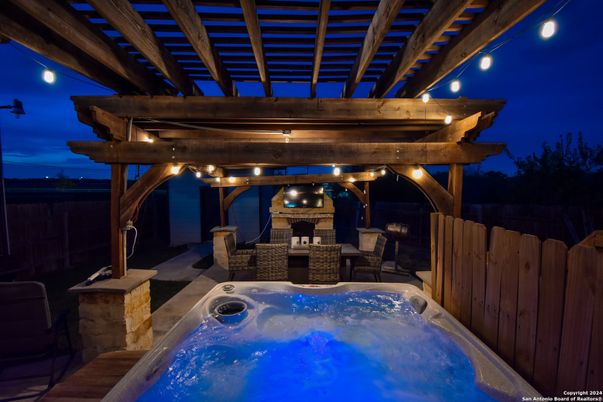Exterior, Hot Tub