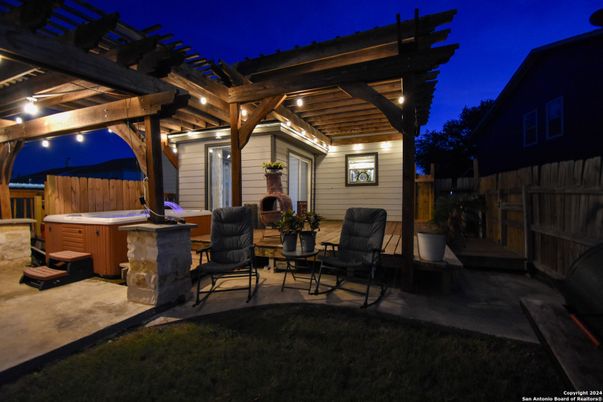 Exterior, Hot Tub
