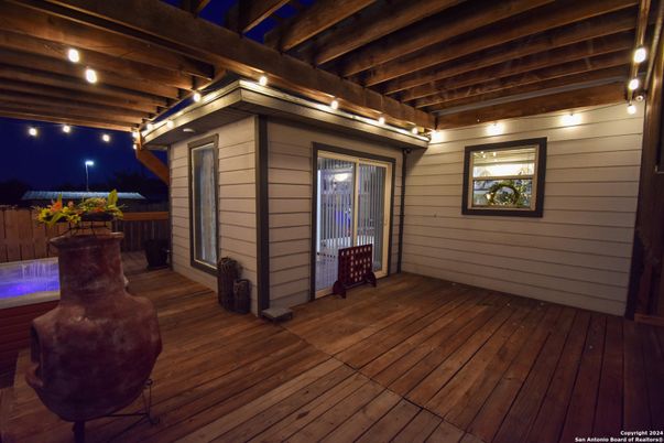 Exterior, Wood Texture Flooring