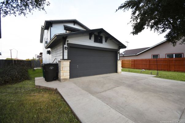 Detached Garage, Exterior