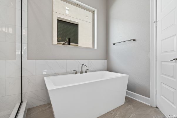 Bathroom, Free Standing Baths, Interior, Marble Walls