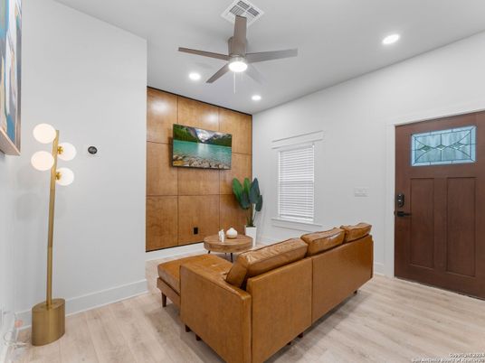 Interior, Living room, Recessed Lighting, Wood Texture Flooring
