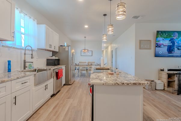 Dining room, Interior, Kitchen, Pendant Lights, Recessed Lighting, Wood Texture Flooring