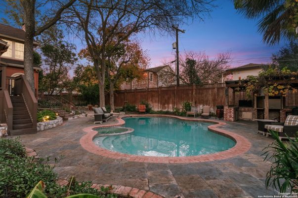 Exterior, Pool