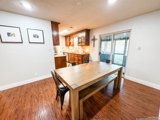 Dining room, Interior, Kitchen, Recessed Lighting, Wood Texture Flooring