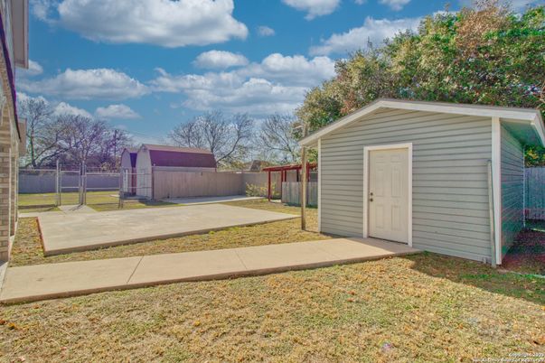 Backyard, Exterior