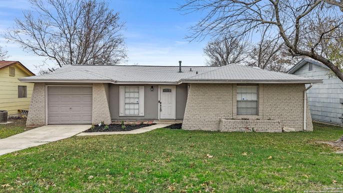 Attached, Exterior, Facade, Brick Facade, Ranch