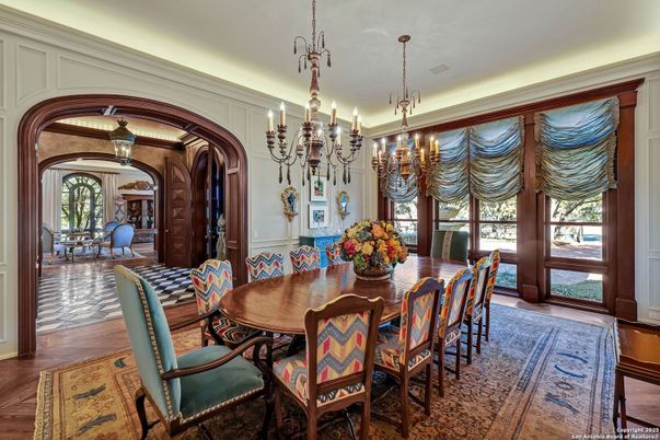 Chandelier, Dining room, Fireplace, Interior, Wood Texture Flooring