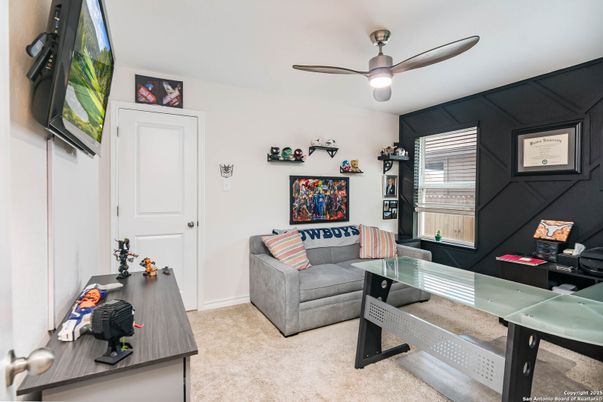 Home Office, Interior