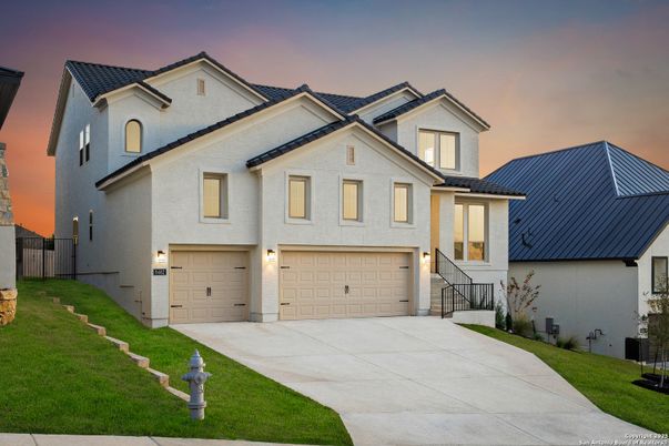 Attached, Exterior, Facade, Farmhouse