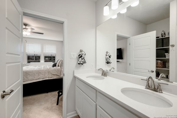 Bathroom, Bedroom, Dual Sink Vanities, Interior