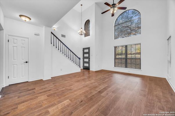 Chandelier, Empty room, Interior, Pendant Lights, Wood Texture Flooring