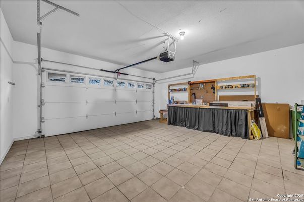 Garage, Interior