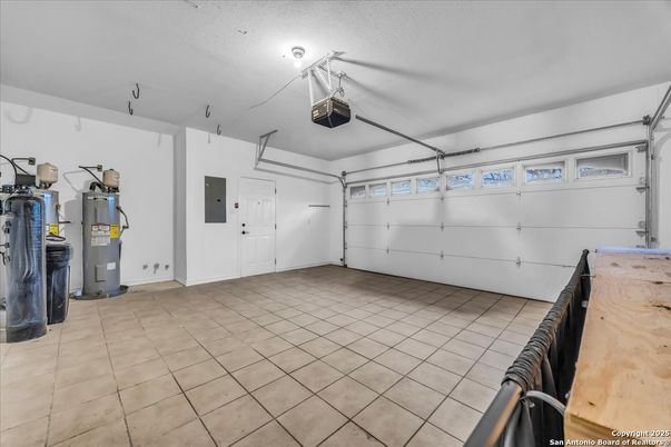 Garage, Interior
