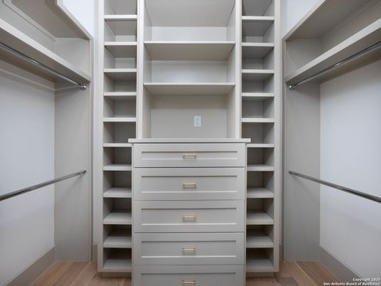 Interior, Walk-in Closets, Wood Texture Flooring