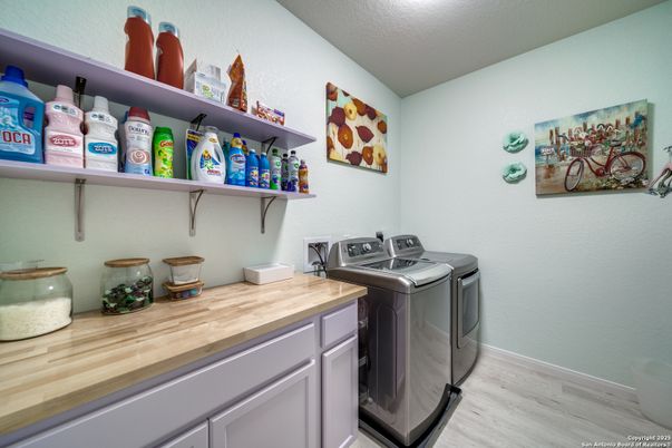 Interior, Washer, Wood Texture Flooring