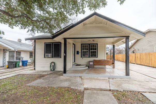 Exterior, Facade, American Craftsman