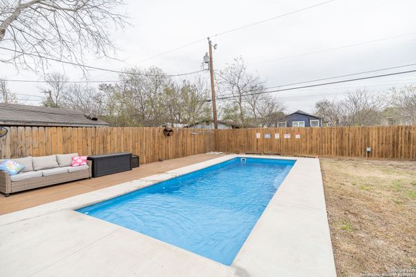 Exterior, Pool