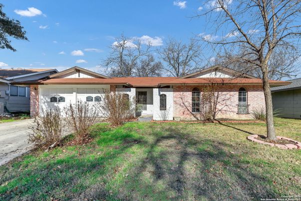Attached, Exterior, Facade, Brick Facade, Ranch