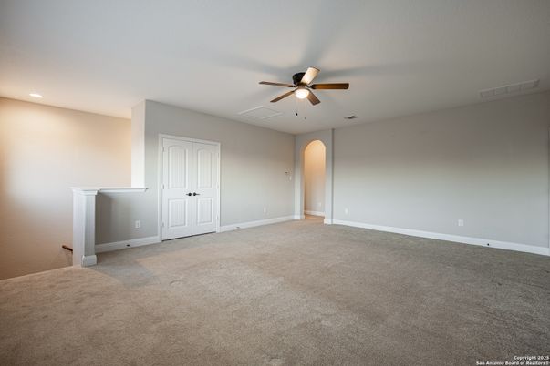 Empty room, Interior, Recessed Lighting