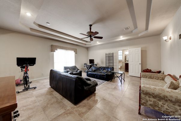 Fitness Equipment, Interior, Living room, Recessed Lighting