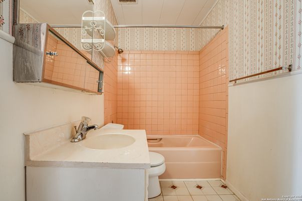 Bathroom, Interior