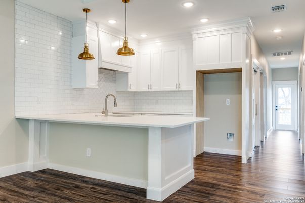 Interior, Kitchen, Pendant Lights, Recessed Lighting, Wood Texture Flooring