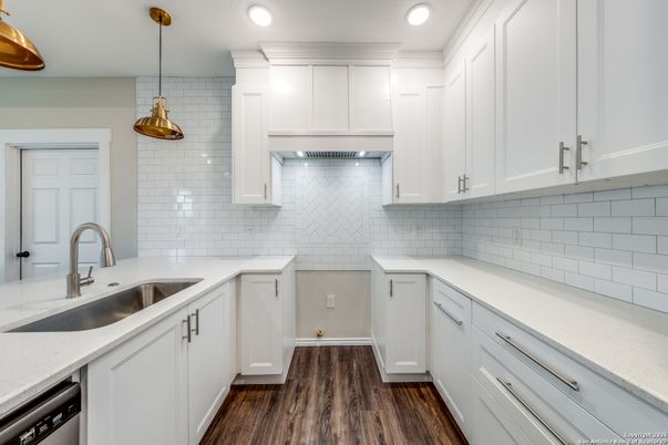 Interior, Kitchen, Pendant Lights, Recessed Lighting, Wood Texture Flooring