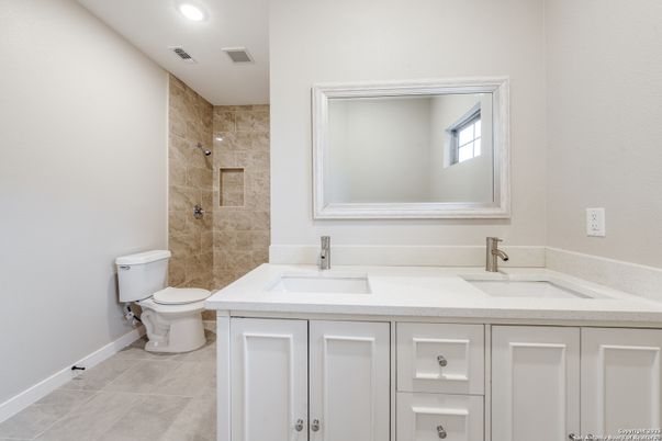 Bathroom, Dual Sink Vanities, Interior, Recessed Lighting