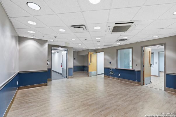 Elevator, Interior, Recessed Lighting, Wood Texture Flooring